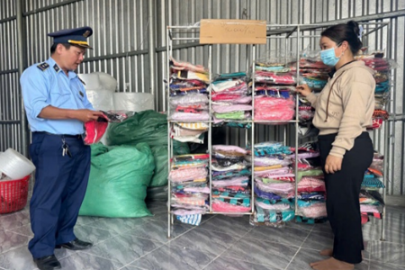 Đồng Tháp: Xử phạt cơ sở kinh doanh quần áo không rõ nguồn gốc qua livestream