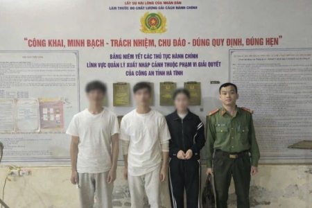 Công an Hà Tĩnh tiếp nhận 3 công dân bị Hoa Kỳ trục xuất
