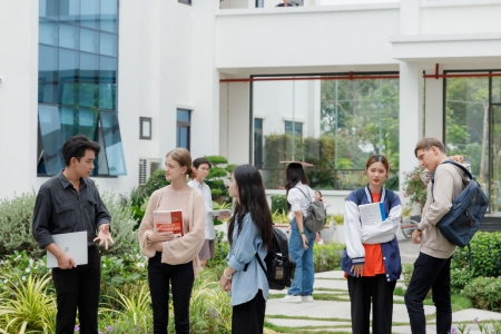 UEH mở rộng “cánh cửa” học tập toàn cầu với 3 chương trình học bổng quốc tế