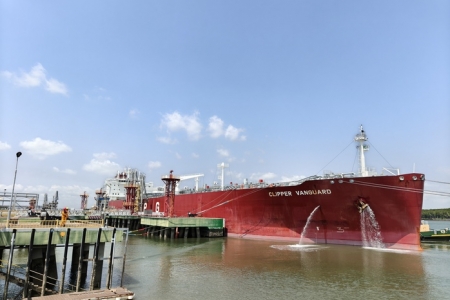 PV GAS nhập gần 38.000 tấn LPG từ Úc, cam kết bảo đảm nguồn cung cho tháng 4