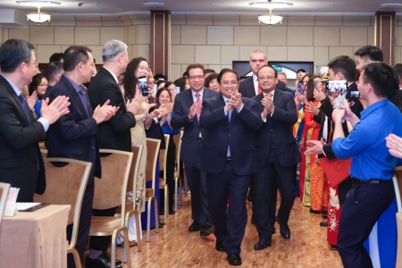 Thủ tướng Phạm Minh Chính gặp gỡ cán bộ, nhân viên Đại sứ quán và cộng đồng người Việt Nam tại Liên bang Nga