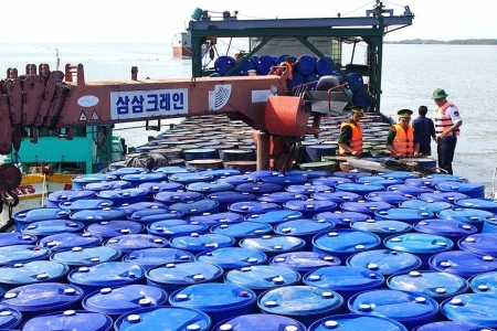 Siết buôn lậu xăng dầu qua biên giới