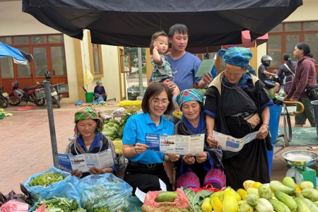 Gương sáng trong tuyên truyền, vận động người tham gia bảo hiểm xã hội tự nguyện