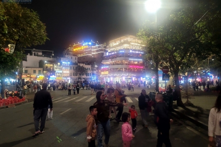 Phố đi bộ Hồ Gươm – không gian văn hóa sôi động giữa lòng Thủ đô