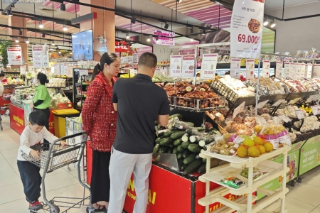 Chi phí vận chuyển tăng cao: Doanh nghiệp gồng mình giữ giá, người tiêu dùng dè sẻn chi tiêu