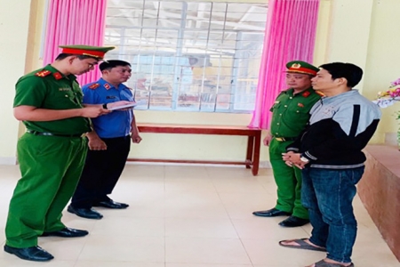 Đồng Tháp: Khởi tố Giám đốc doanh nghiệp sang chiết, làm giả thương hiệu đường cát