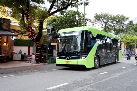 Hà Nội tăng tốc chuyển đổi xe buýt xanh, mở thêm hàng chục tuyến mới