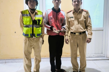 Cảnh sát giao thông TP. Huế cùng người dân lan tỏa những giá trị tích cực