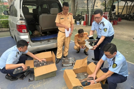 Lạng Sơn tạm giữ gần 1.000 bao thuốc lá nhập lậu
