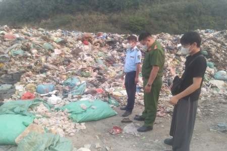 Ninh Bình phát hiện hộ kinh doanh bán 2.500 gói kẹo sáp ong không rõ nguồn gốc