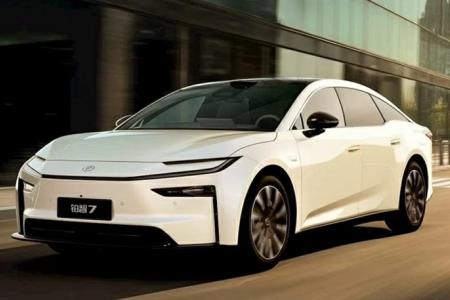 Toyota bZ7 “cháy đơn” ngay giờ đầu mở bán, ghi nhận hơn 3.100 đơn đặt hàng