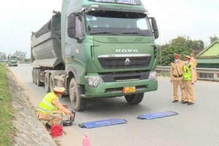 Nghệ An tăng cường kiểm tra xe tải tự đổ, siết quản lý phương tiện tải trọng lớn
