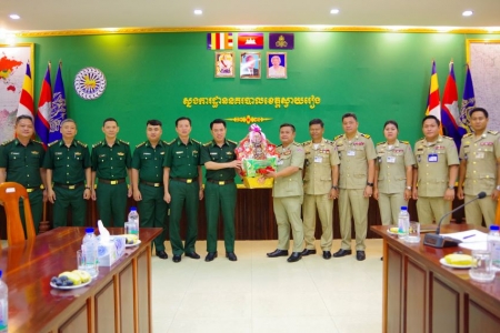 Bộ đội Biên phòng Tây Ninh chúc tết Chol Chnam Thmay Lực lượng quản lý bảo vệ biên giới, cửa khẩu tỉnh Svay Rieng, Campuchia