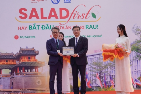 “Salad First - Hãy bắt đầu bữa ăn bằng rau”