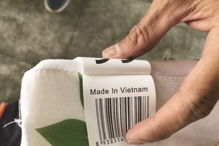 Bộ Tài chính đề xuất luật hóa khái niệm "giả mạo xuất xứ Việt Nam" để ngăn chặn gian lận thương mại