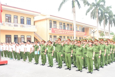 Khai giảng lớp huấn luyện võ thuật, kỹ thuật tác chiến cho cán bộ, chiến sĩ trại tạm giam