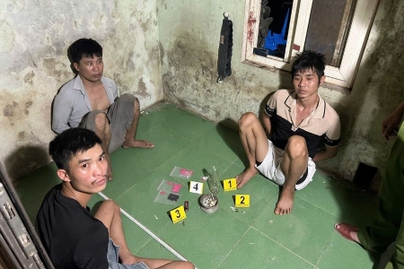 Quảng Trị: Bắt 3 đối tượng, thu giữ 554 viên ma túy tổng hợp