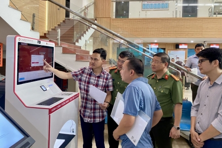 Phát huy hiệu quả kiosk thông minh tại Trung tâm Phục vụ hành chính công Công an tỉnh Thanh Hóa