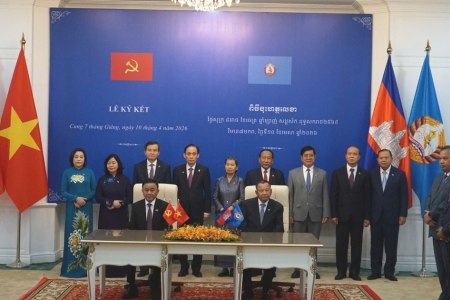 Thường trực Ban Bí thư Trần Cẩm Tú chứng kiến lễ trao Bản ghi nhớ hợp tác giai đoạn 2026-2030