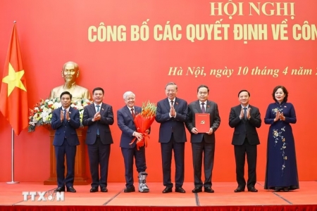 Tổng Bí thư, Chủ tịch nước Tô Lâm trao Quyết định của Bộ Chính trị chỉ định Đảng ủy Quốc hội nhiệm kỳ 2025-2030