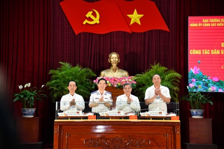 Nâng cao hiệu quả phối hợp trong thực hiện Chương trình “Cảnh sát biển đồng hành với ngư dân”