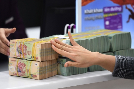 Nhiều ngân hàng đồng loạt giảm lãi suất, hỗ trợ doanh nghiệp và người dân