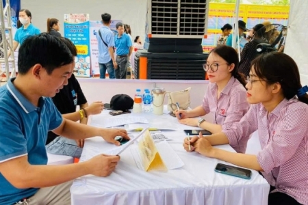 Người lao động được hỗ trợ học nghề và tiền ăn để sớm tìm được việc làm mới