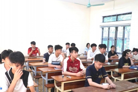 Kỳ tuyển sinh lớp 10: Nhìn lại phương thức thi tuyển và lộ trình phổ cập THPT