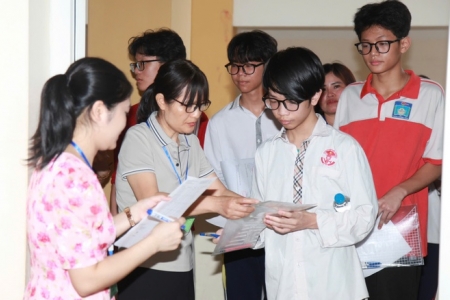 Gần 57.000 học sinh Hà Nội đăng ký thi lớp 10 sau 3 ngày, đạt gần 39%