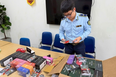 Hà Nội: Phát hiện, thu giữ 182 sản phẩm thuốc lá điện tử không rõ nguồn gốc