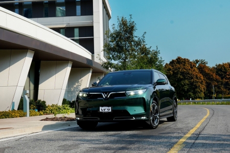 Từ tình huống khẩn cấp trên cao tốc, chủ xe thêm tin lựa chọn VinFast VF 9 là đúng