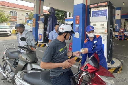 Áp dụng thuế xăng dầu về 0% từ ngày 16/4 nhằm ổn định kinh tế vĩ mô