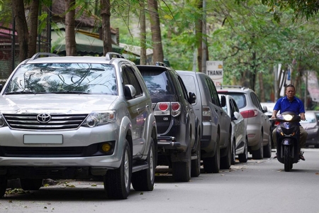 Hà Nội mở đợt xử lý diện rộng hành vi dừng, đỗ xe sai quy định