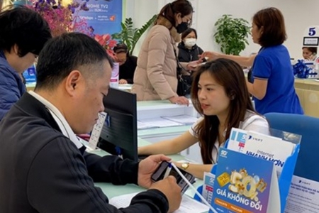 Rào cản công nghệ đối với người cao tuổi trong đợt chuẩn hóa thông tin thuê bao