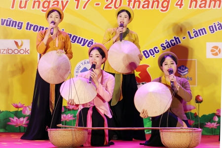 Bắc Ninh: Trình diễn dân ca quan họ chào mừng Ngày Sách và Văn hóa đọc Việt Nam