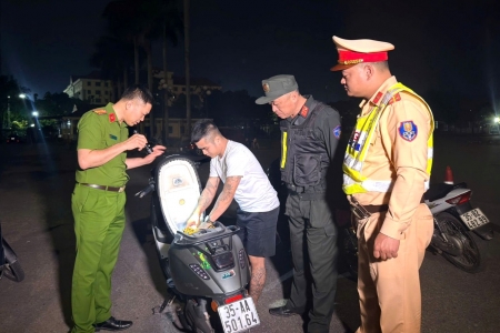 Ninh Bình: Công an phường Hoa Lư ra quân cao điểm, xử lý vi phạm trật tự đô thị