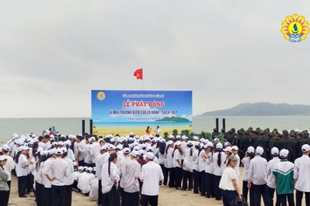 Cửa Lò phát động phong trào bảo vệ môi trường biển xanh - sạch - đẹp