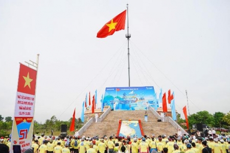 Thượng cờ tại Hiền Lương – Bến Hải, khởi động Ngày hội Đạp xe Vì hòa bình 2026