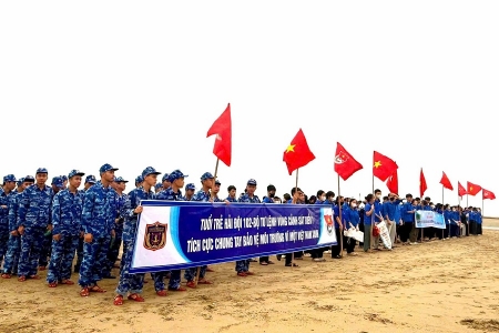 Hải đội 102 phối hợp tổ chức chuỗi hoạt động hướng tới kỷ niệm 51 năm Ngày giải phóng miền Nam, thống nhất đất nước