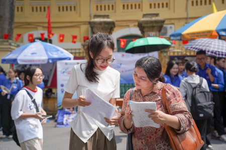 Tỷ lệ chọi lớp 10 Hà Nội tăng cao, THPT Yên Hòa dẫn đầu