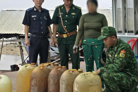 Hải quan khu vực XX: Tăng cường đấu tranh chống buôn lậu, vận chuyển trái phép xăng dầu