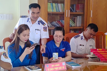 Hải đoàn 42/ BTL Vùng Cảnh sát biển 4: Sôi nổi Ngày sách và Văn hóa đọc Việt Nam