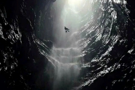 Phát hiện thêm hang động mới có thác nước bên trong tại Phong Nha - Kẻ Bàng