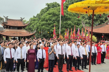 Phú Thọ: Thành kính dâng hương Quốc Tổ Lạc Long Quân, tưởng nhớ Tổ Mẫu Âu Cơ