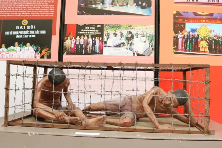 Trưng bày chuyên đề tấm gương chiến sĩ cách mạng bị địch bắt tù đày trong kháng chiến chống Mỹ