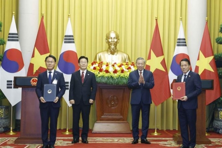 Lễ trao các văn kiện hợp tác giữa Việt Nam - Hàn Quốc