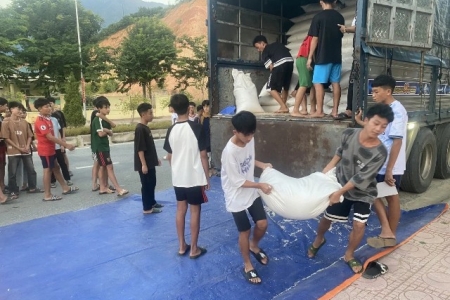 Quảng Trị cấp phát gần 1.000 tấn gạo hỗ trợ học sinh vùng khó khăn