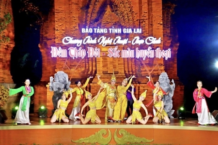 Gia Lai: Rực rỡ “Đêm Tháp Đôi – Sắc màu huyền thoại”