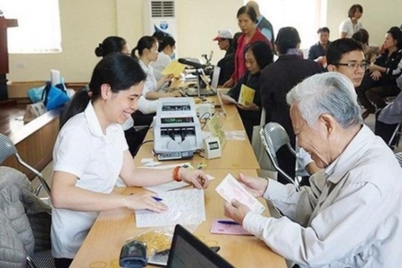 Bộ Nội vụ báo cáo những bất cập khi tăng lương hưu mức cao và đề xuất điều chỉnh từ 1/7