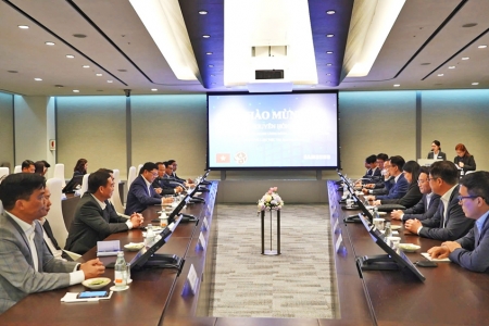 Đoàn công tác tỉnh Bắc Ninh thăm, làm việc với Tập đoàn Samsung